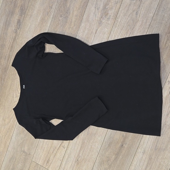 FIG Voyage Black Long Sleeve Travel Black Dress - Picture 10 of 10